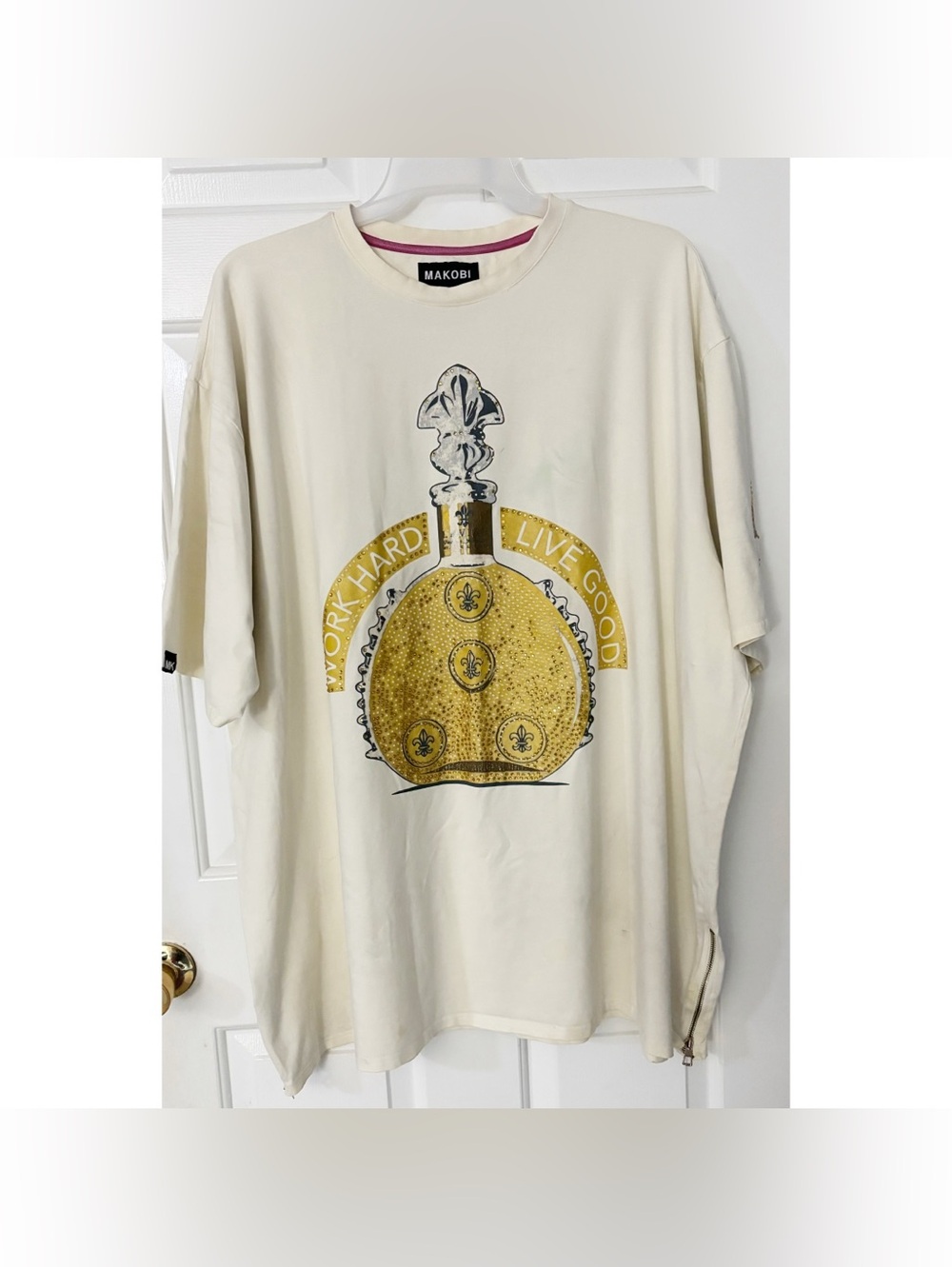 Mens MAKOBI T-Shirt Louis XIII Bottle w/Gold Rhinestones WORK HARD LIVE GOOD 5XB